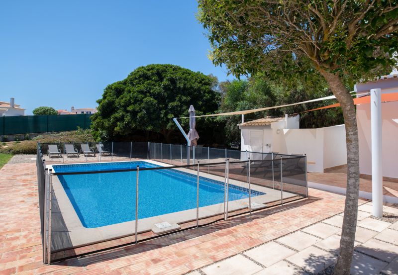 Licensed Fence Contractors